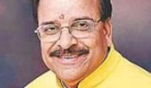 नैनीताल: सड़े-गले बिस्तर…जंग लगे ताले, रैमजे अस्पताल की दुर्दशा देख सांसद भी रह गए दंग, फिर मंत्री को किया फोन