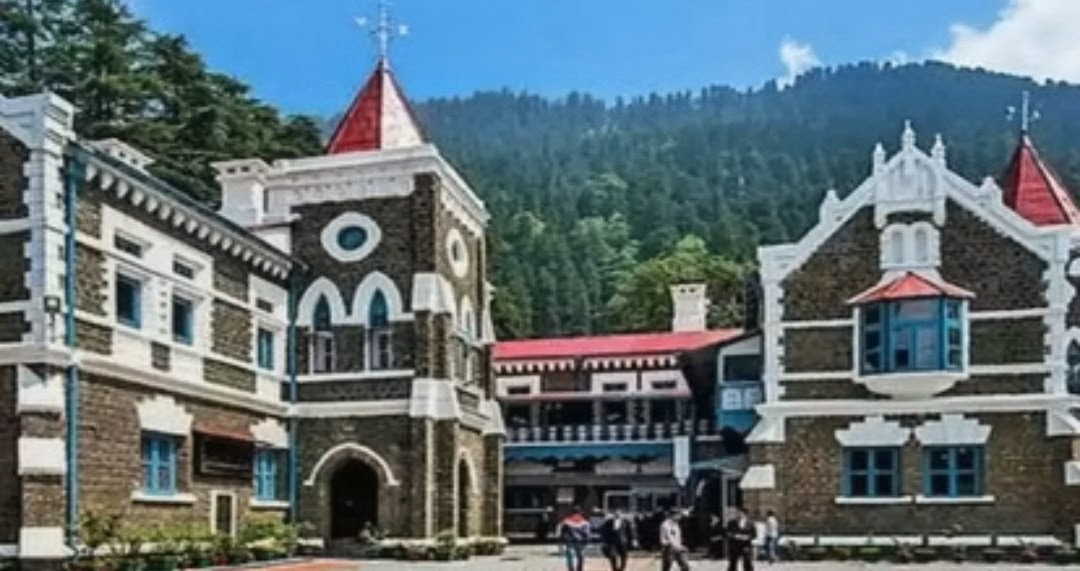 उत्तराखंड हाईकोर्ट- देहरादून में वृक्ष कटाई, शिकायतकर्ताओं के सामाजिक बहिष्कार पर HC का राज्य से जवाब तलब