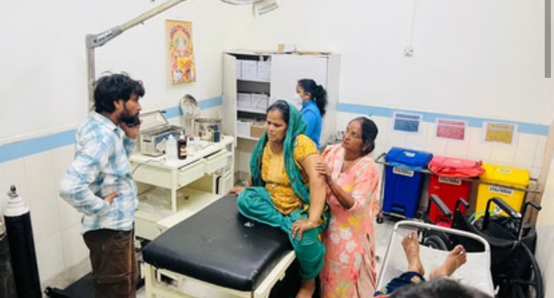 रामनगर- गर्जिया मंदिर जा रही ट्रैक्टर-ट्रॉली पलटी, 20 से अधिक श्रद्धालु घायल, 2 महिलाएं गंभीर