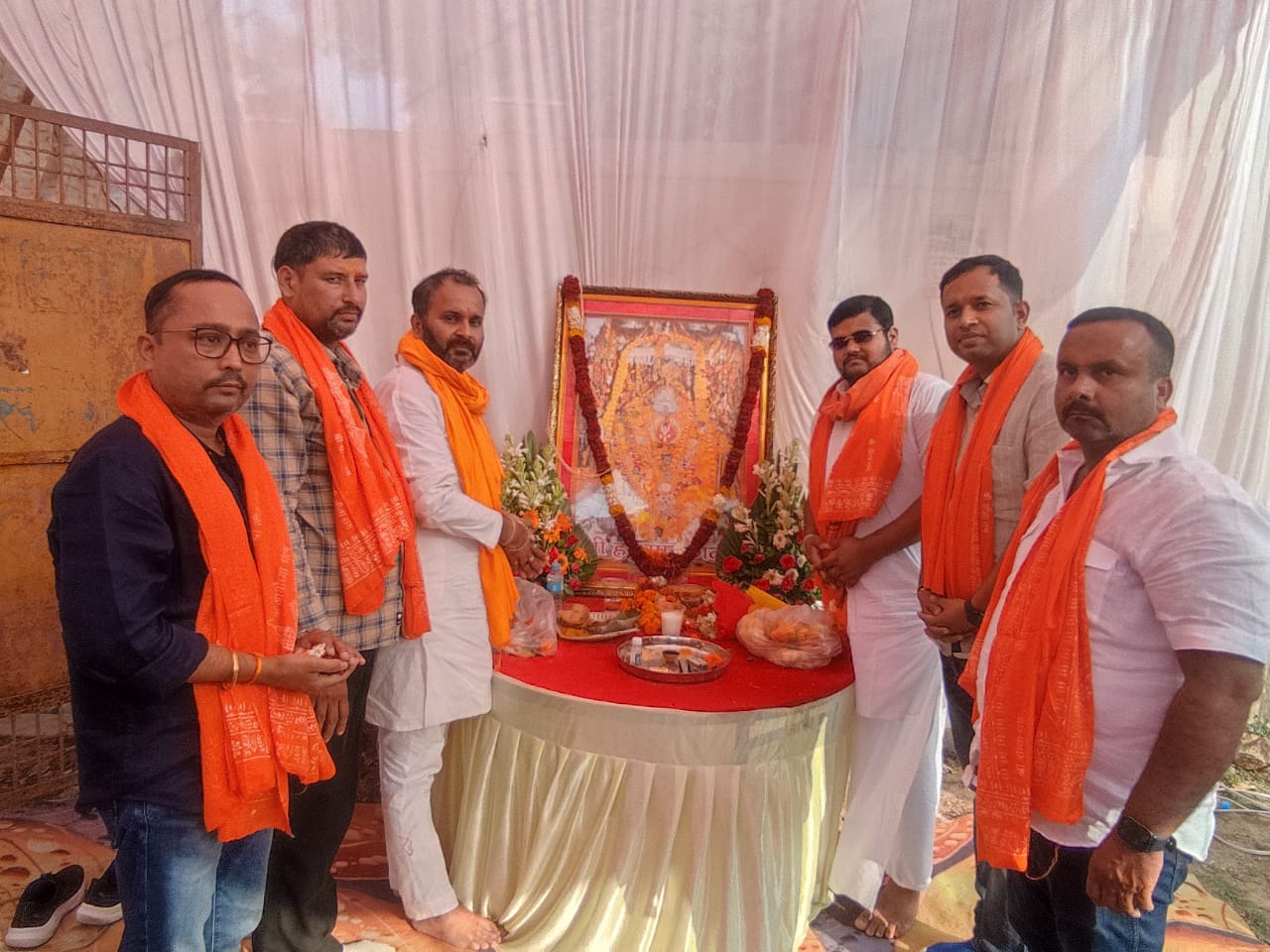 अयोध्या- महंत डॉ. स्वामी भरत दास जी महाराज के सानिध्य में बड़े मंगलवार पर भक्ति और सेवा का महासंगम