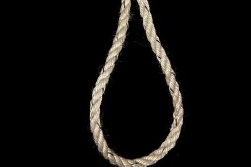 चमोली- मोबाइल चलाने पर परिजनों ने डांटा, गुस्से में आकर 13 साल की बेटी ने लगा ली फांसी