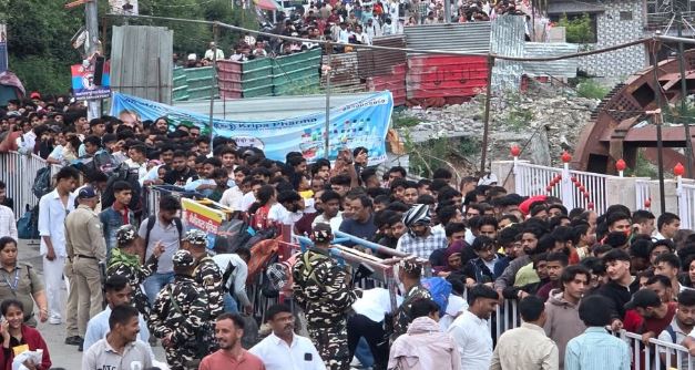 कैंची धाम का स्थापना दिवस आज: बाबा के दरबार में उमड़ा भक्तों का सैलाब,नजारा हैरान कर देने वाला