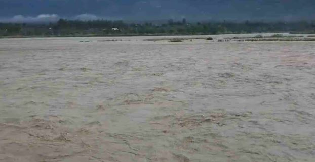 देहरादून- राज्य में 91 सड़कों पर आवाजाही ठप, 11 बांध और बैराज में जल स्तर खतरे के निशान के पास पहुंचा