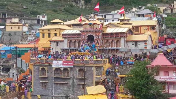 बदरीनाथ चढ़ावा प्रकरण: CEO फोन से भी कर सकेंगे मंदिर के 32 कैमरों की निगरानी, कार्यालय में लगेगी एलईडी स्क्रीन