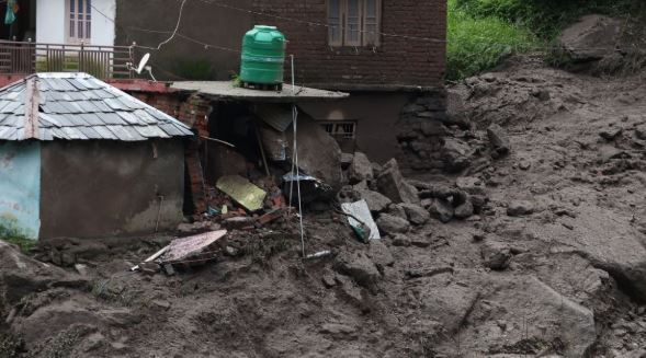 Cloudburst- 24 घंटे बाद भी दहशत, गढ़गून-भंगार गांव मिटे, अब स्पैड़ा पर मंडरा रहा मौत का खतरा