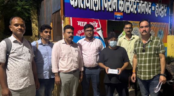 देहरादून- कॉस्मेटिक की दुकान की आड़ में चल रहा था नशे का कारोबार, एसटीएफ ने एक कारोबारी दबोचा