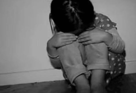 6 साल की बच्ची से 75 वर्षीय वृद्ध ने किया दुष्कर्म, बालिका की हालत देख परिजनों के उड़े होश