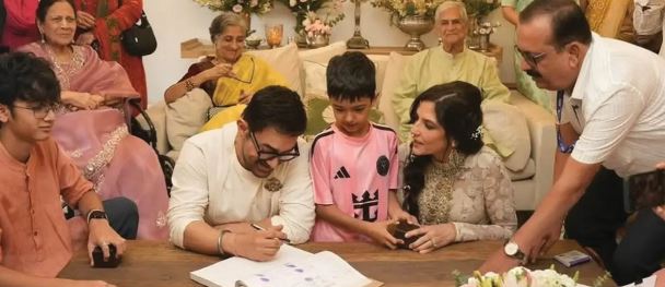 आमिर की शादी से सामने आई पहली तस्वीर, जमीन पर बैठा दिखा कपल