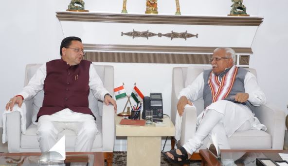 देहरादून- केंद्रीय मंत्री मनोहर लाल खट्टर से मिले CM धामी: कहा- पूर्वोत्तर की तर्ज पर उत्तराखंड को मिले ऊर्जा परियोजनाओं में वित्तीय सहायता