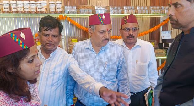 हरिद्वार- उत्तराखंड का पहला हिलांस रिटेल आउटलेट खुला, महिलाओं को मिलेगा बेहतर रोजगार