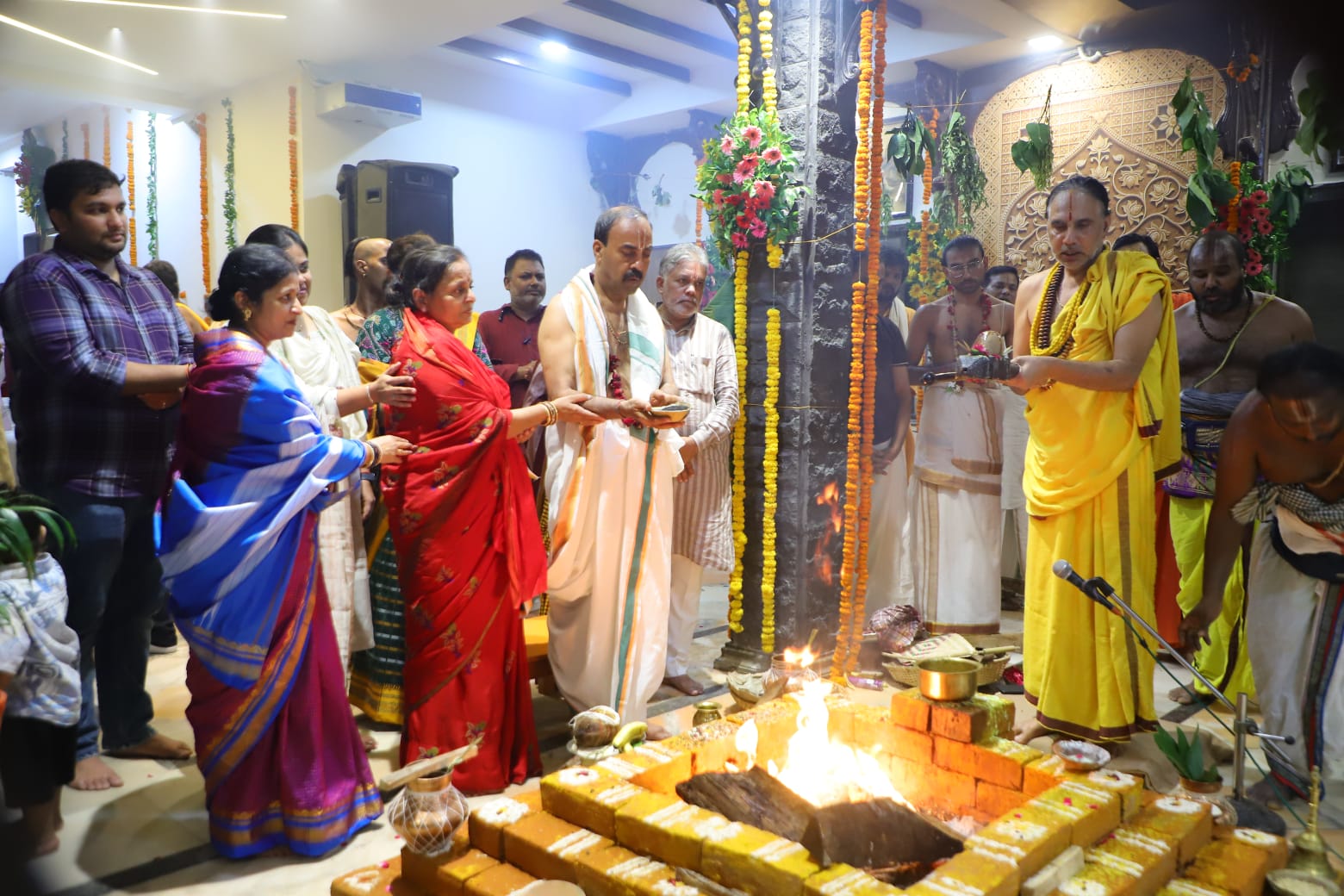 अयोध्या- जगद्गुरु स्वामी राघवाचार्य महाराज के संकल्प से अयोध्या में साकार हुआ भगवान विट्ठल का प्रथम भव्य मंदिर, प्राण-प्रतिष्ठा महोत्सव बना आस्था का महाकुंभ