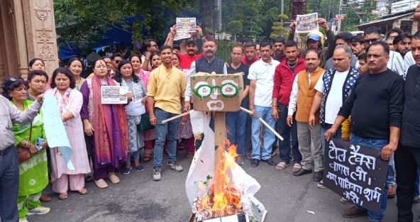 नैनीताल- पालिकाध्यक्ष के एकतरफा ठेके के खिलाफ भड़के सभासद, लगाया ये आरोप