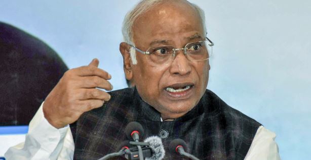 खरगे ने PM मोदी को लिखा पत्र, सर्वदलीय बैठक बुलाने की अपील की, रखी ये मांग