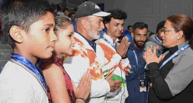 देहरादून: 21वीं नेशनल आइस स्केटिंग चैंपियनशिप: हिमाद्रि आइस रिंक पहुंचीं खेल मंत्री, मिलकर बढ़ाया खिलाड़ियों का हौसला