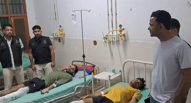 पुलिस-बदमाशों के बीच मुठभेड़: 8 राउंड फायरिंग में 2 इनामी शूटर घायल, SI की बुलेटप्रूफ जैकेट ने बचाई जान