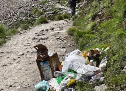 चमोली- वसुधारा ट्रैक की सफाई का जिम्मा संभालेगी माणा की ईडीसी, बुग्यालों को प्लास्टिक कचरे से बचाने की पहल