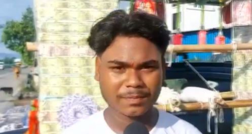 हरिद्वार- शिव भक्त ने नोटों से बनाई अनोखी कांवड़, खींच रही हर किसी का ध्यान, मंदिर में करेगा दान