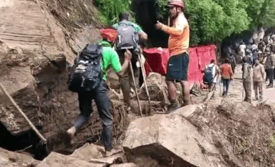 मौसम UPDATE: उत्तर और पूर्वोत्तर भारत में मानसून एक हफ्ते सक्रिय, अरुणाचल के 35 गांव में बाढ़, IMD के अलर्ट में क्या?