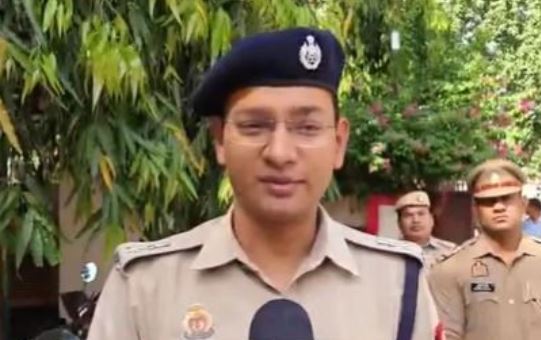 UP पुलिस ट्रांसफर: रातों-रात बदले गए 37 दरोगा, एसएसपी श्लोक कुमार ने इनको दी नई जिम्मेदारी