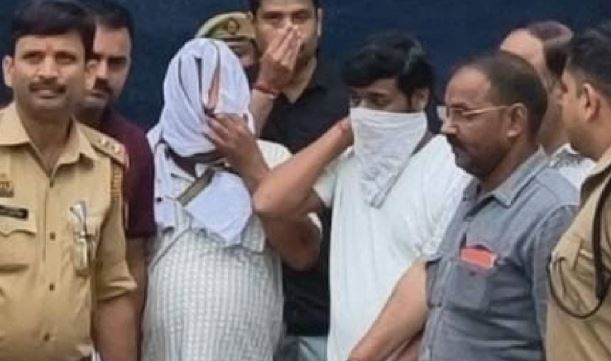 राममंदिर चढ़ावा चोरी: टिन्नू-मनीष यादव 39 घंटे की पुलिस रिमांड पर, गमछे से मुंह छिपाते रहे, टीम ले गई साथ