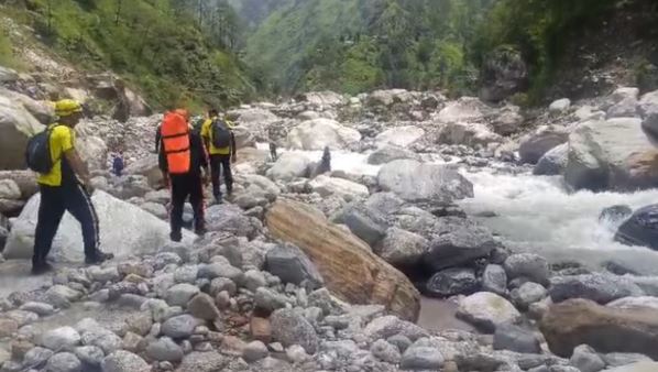रुद्रप्रयाग- मंदतौली संगम के पास नदी में बहे व्यक्ति की तलाश जारी, 3 दिन पहले हुआ था हादसा