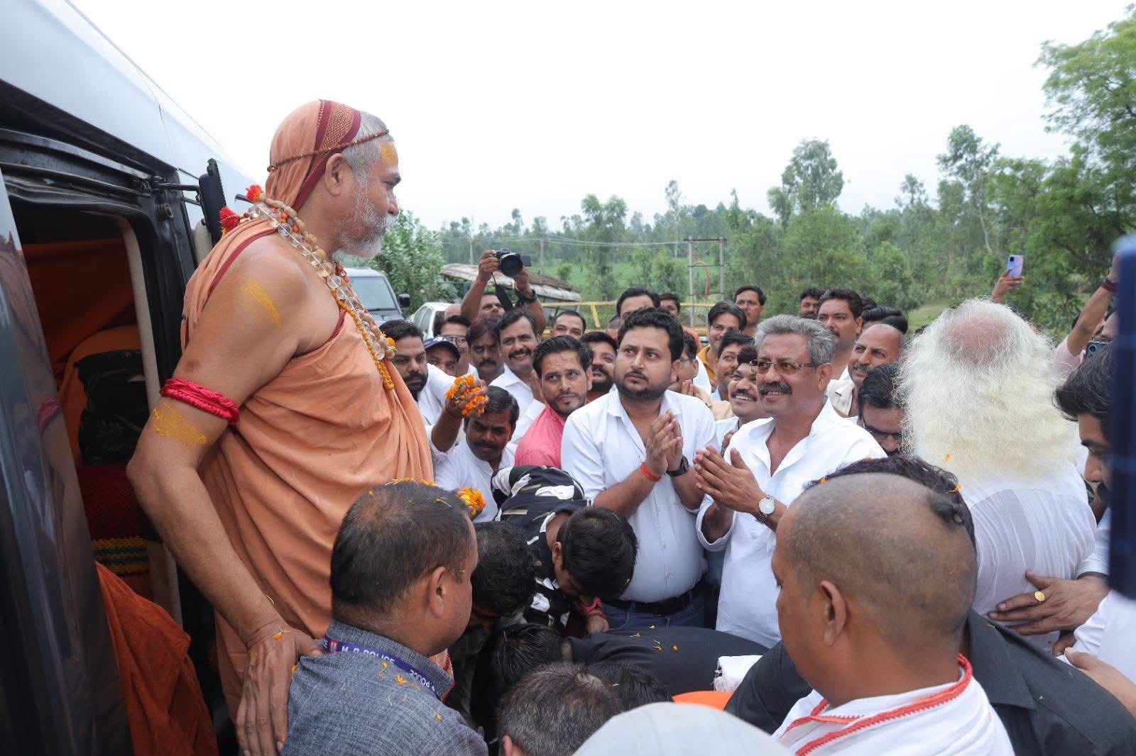Shankaracharya Avimukteshwaranand’s Gau Protection Yatra Reaches Shahjahanpur