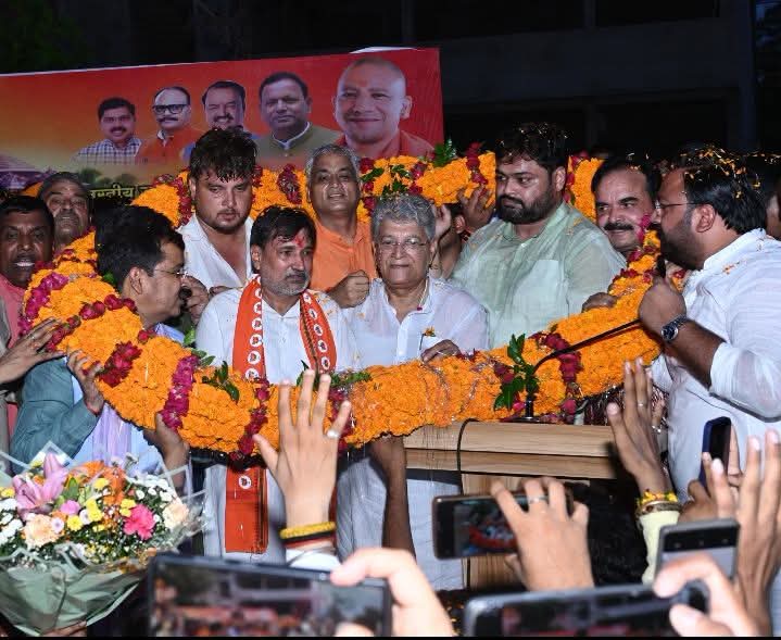 अयोध्या- अवध क्षेत्र के अध्यक्ष अवधेश द्विवेदी का शिवेंद्र सिंह के नेतृत्व में हुआ भव्य स्वागत