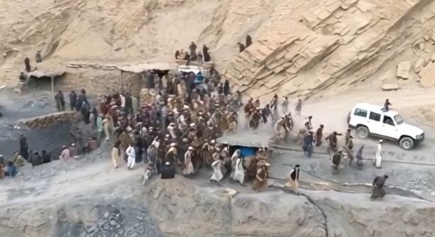 Coal Mine Blast: पाकिस्तान की कोयला खदान में बड़ा हादसा, 32 मजदूरों की मौत, 10 अब भी फंसे