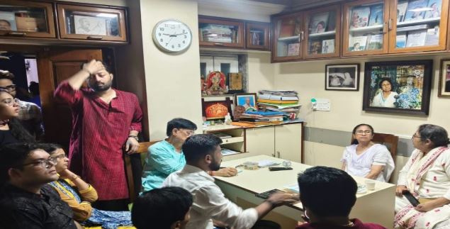 Bengal: बारुईपुर में दुष्कर्म-मर्डर पर सियासत तेज, TMC का आरोप- ममता को किया गया नजरबंद, भाजपा क्या बोली?