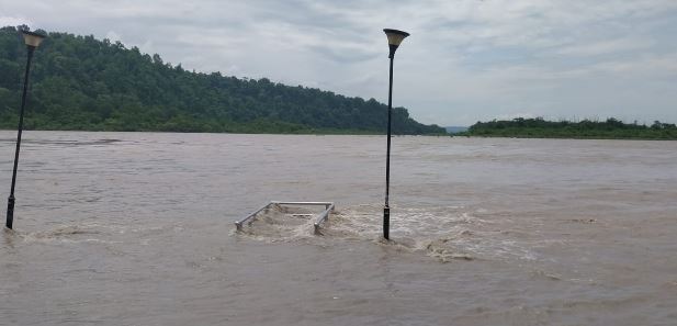ऋषिकेश- लगातार बारिश से गंगा का जलस्तर चेतावनी रेखा के पार, अलर्ट..