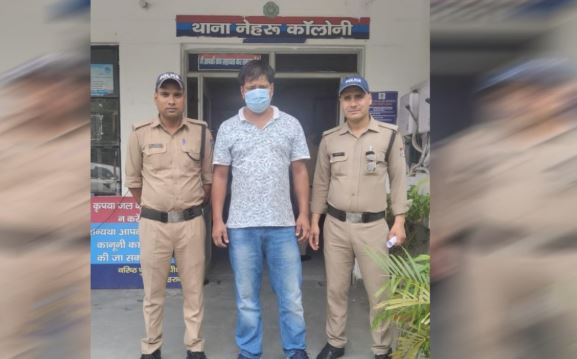 देहरादून- नर्सिंग अधिकारी की नौकरी दिलाने के नाम धोखाधड़ी, 32 लाख ठगने का आरोपी नेपाल सीमा से गिरफ्तार