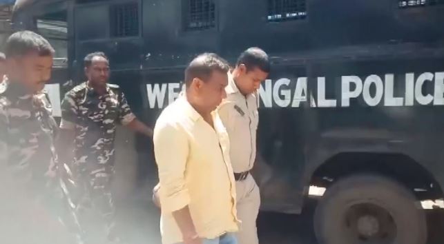 बंगाल में TMC नेता पर हमला: FIR में धोखाधड़ी, जबरन वसूली और धमकी जैसे आरोप, अदालत ने 14 दिन की हिरासत में भेजा