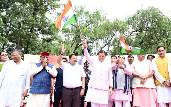 तिरंगा यात्रा- देहरादून में BJP की तिरंगा यात्रा, बड़ी संख्या में पहुंचे कार्यकर्ता, CM धामी हुए शामिल
