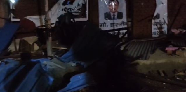 UP- वकीलों के चैंबर पर चला बुलडोजर, नगर निगम ने रात में की ध्वस्तीकरण की कार्रवाई