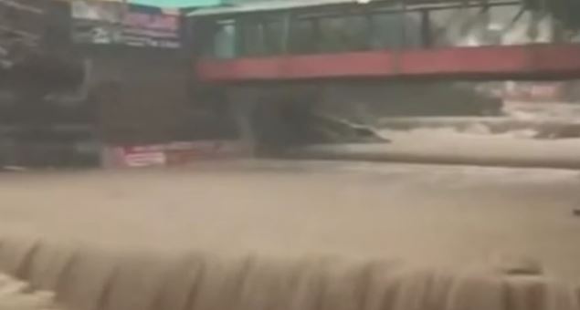 देहरादून- सहस्त्रधारा में नदी के बीच सेल्फी ले रही थी हरियाणा की महिला, पैर फिसलकर तेज धारा में बही, शव बरामद