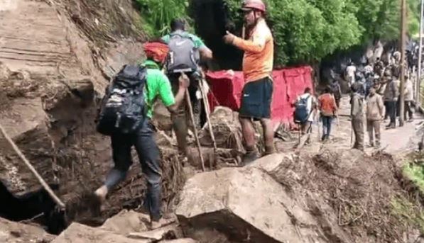 मौसम- दिल्ली-UP से उत्तराखंड तक भारी बारिश का अलर्ट, भूस्खलन-बाढ़ का भी कहर