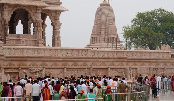 अयोध्या: सामान्य दर्शन के लिए पास व्यवस्था खत्म, अब बिना पास के हो सकेंगे दर्शन