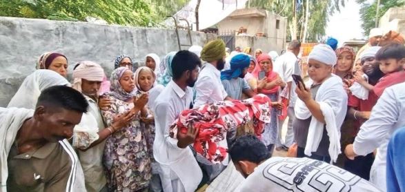 रक्षाबंधन से पहले भाई-बहन की मौत: लाचार मां विदेश से नहीं आ सकी पंजाब, वीडियो पर देखा बच्चों का अंतिम संस्कार