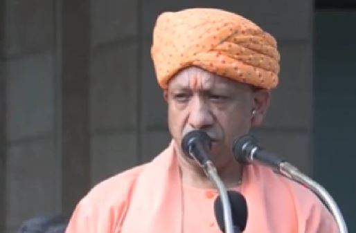 स्वतंत्रता दिवस- विधानभवन में CM योगी ने फहराया झंडा, बोले- देश को बांटने वाली ताकतों से सतर्क रहना होगा