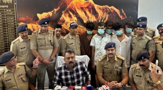 हरिद्वार: मगध साइबर गैंग के 5 आरोपी गिरफ्तार, 35 एटीएम कार्ड, 14 बैंक पासबुक और 17 सिम कार्ड बरामद
