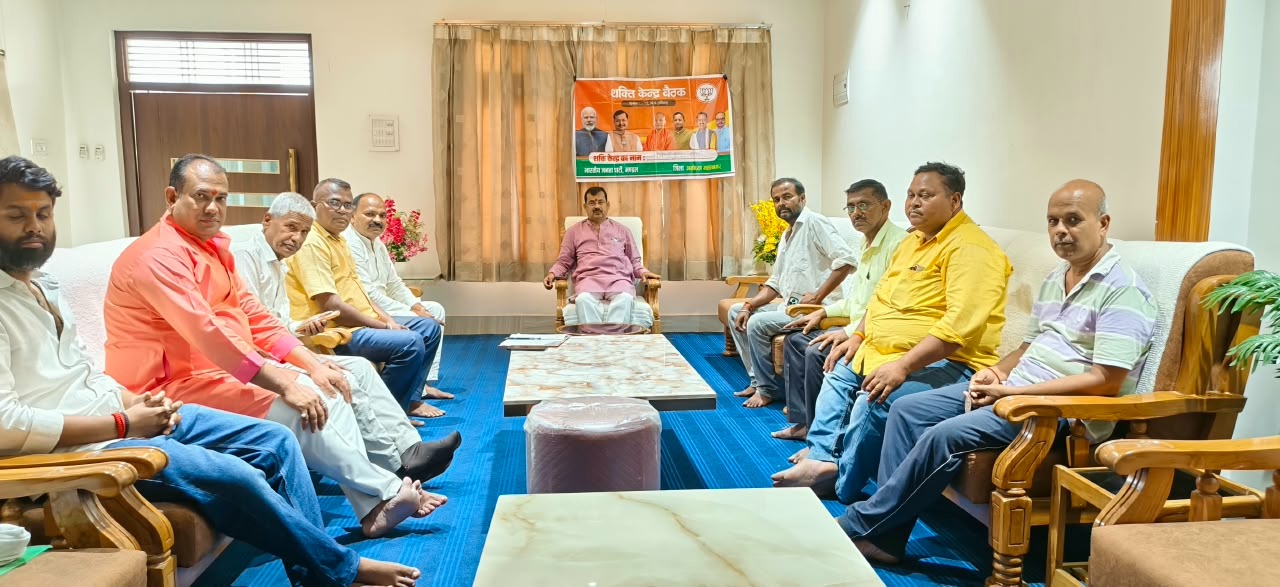 अयोध्या- हर बूथ पर सोशल मीडिया एक्टिव लोगों की बनेगी सूची, मठ-मंदिरों का भी जुटाया जाएगा ब्योरा