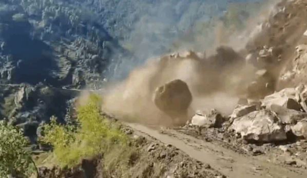 बारिश- उत्तराखंड-केरलम में IMD का अलर्ट, चीन की 15 नदियों में उफान से हाहाकार