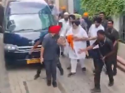 नांदेड़ में सुखबीर सिंह बादल पर हमला, मुख्यमंत्री फडणवीस ने दिए जांच के आदेश