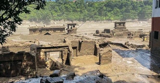नेपाल त्रासदी- नेपाल में खराब मौसम ने राहत और बचाव कार्यों को बनाया मुश्किल