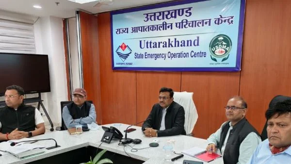 उत्तराखंड में मौसम खराब: मुख्य सचिव ने की बैठक, अधिकारियों को 24 घंटे अलर्ट मोड पर रहने के निर्देश