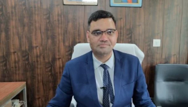UP: आईएएस रिंकू सिंह राही को कारण बताओ नोटिस, 15 दिन में मांगा जवाब; कक्ष आवंटन को लेकर धरने-हंगामा किया था