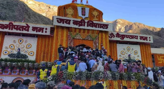 बदरीनाथ धाम: दूसरे चरण की यात्रा पकड़ने लगी रफ्तार, रोज पहुंच रहे चार से पांच हजार श्रद्धालु
