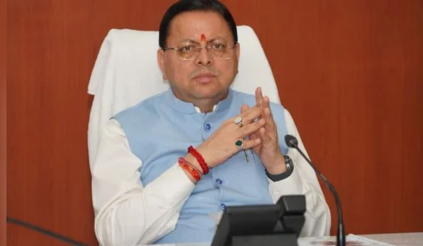 देहरादून: दिल्ली से लौटते ही आपातकालीन परिचालन केंद्र पहुंचे मुख्यमंत्री, पर्वतारोहियों के रेस्क्यू की ली जानकारी