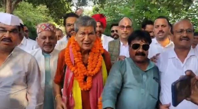 दिल्ली से हरिद्वार पहुंचे हरीश रावत: कार्यकर्ताओं ने किया स्वागत, किया गंगा पूजन, बोले- मैं पार्टी का सिपाही