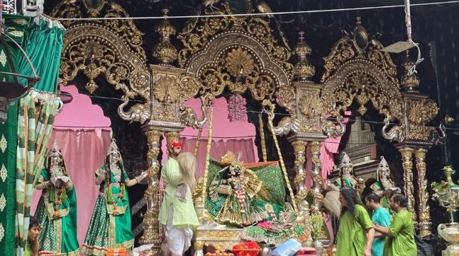 बांकेबिहारी मंदिर: जन्माष्टमी की रात 1:45 बजे मंगला आरती, 600 भक्तों की एंट्री, ऐसे होंगे दर्शन